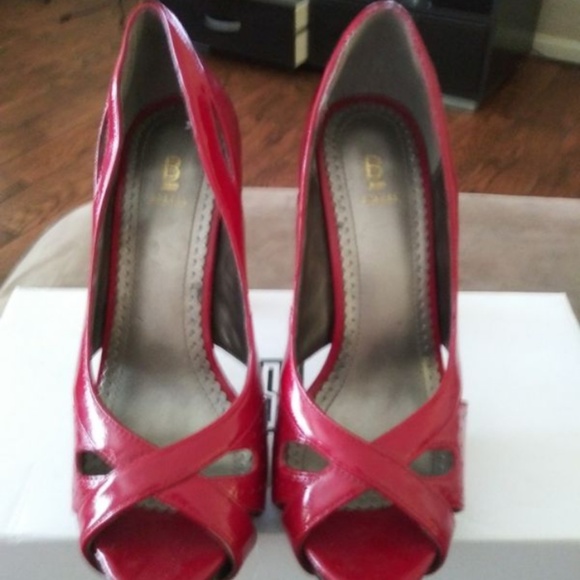 Red heels - Picture 3 of 3